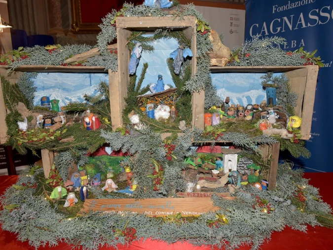 Natale / Inaugurata ad Alba la mostra dei presepi nella chiesa di San Giuseppe