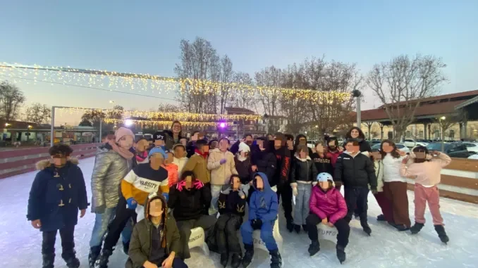 A Bra la Scuola di quartiere passa un pomeriggio speciale sulla pista di pattinaggio 1
