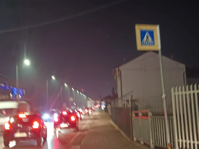 Sioneri / Viabilità interrotta per un incidente tra auto e pullman 2