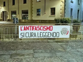 Striscioni di Casapound nella Granda sulla fiera Più libri più liberi 1