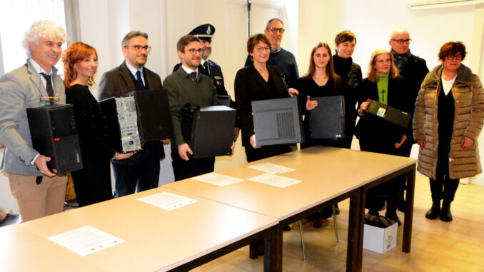 Alba / Al carcere Montalto nascerà un'aula informatica con i 12 Pc ricondizionati donati da Confartigianato 4