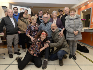 Alba / È festa per Saverio, il parrucchiere di corso Langhe ha compiuto novant’anni 3