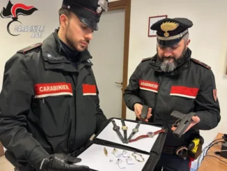 Arrestato ad Asti l'autore di furti in abitazione, aveva anche una pistola