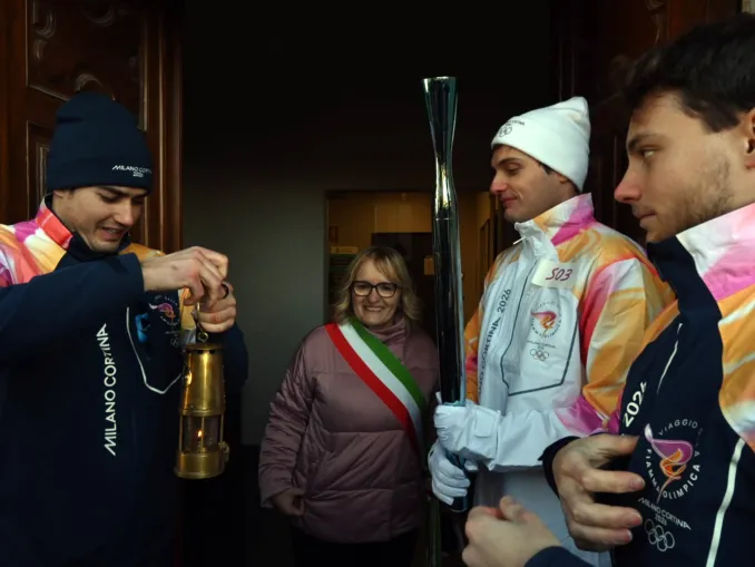 Il viaggio della fiamma / Anche La Morra illuminata dal fuoco simbolo dei Giochi 3