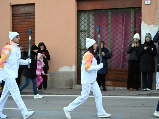 Il viaggio della fiamma / Anche La Morra illuminata dal fuoco che è simbolo dei Giochi 6