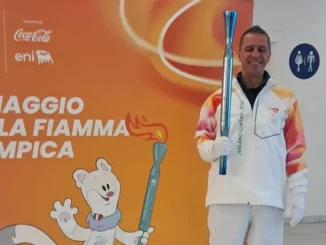 Fiaccola e protesi per le Olimpiadi di Renato Moscone 1