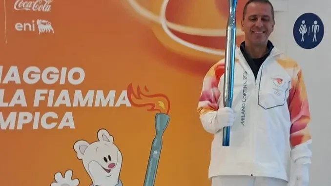 Fiaccola e protesi per le Olimpiadi di Renato Moscone 1