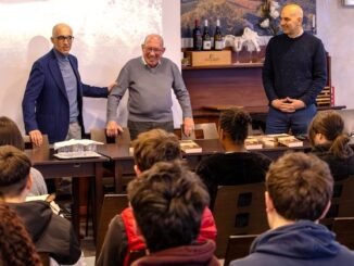 Giuseppe Braida, fondatore di Nutkao, presenta &ldquo;Anna e il cioccolato&rdquo; agli studenti di Alba Accademia Alberghiera