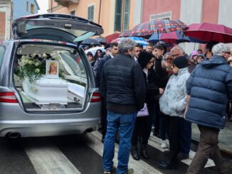 Nizza Monferrato, l&rsquo;addio a Zoe tra musica e silenzio