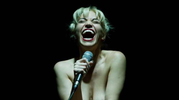 A Bra arriva “La Merda”, lo spettacolo-manifesto contro il patriarcato