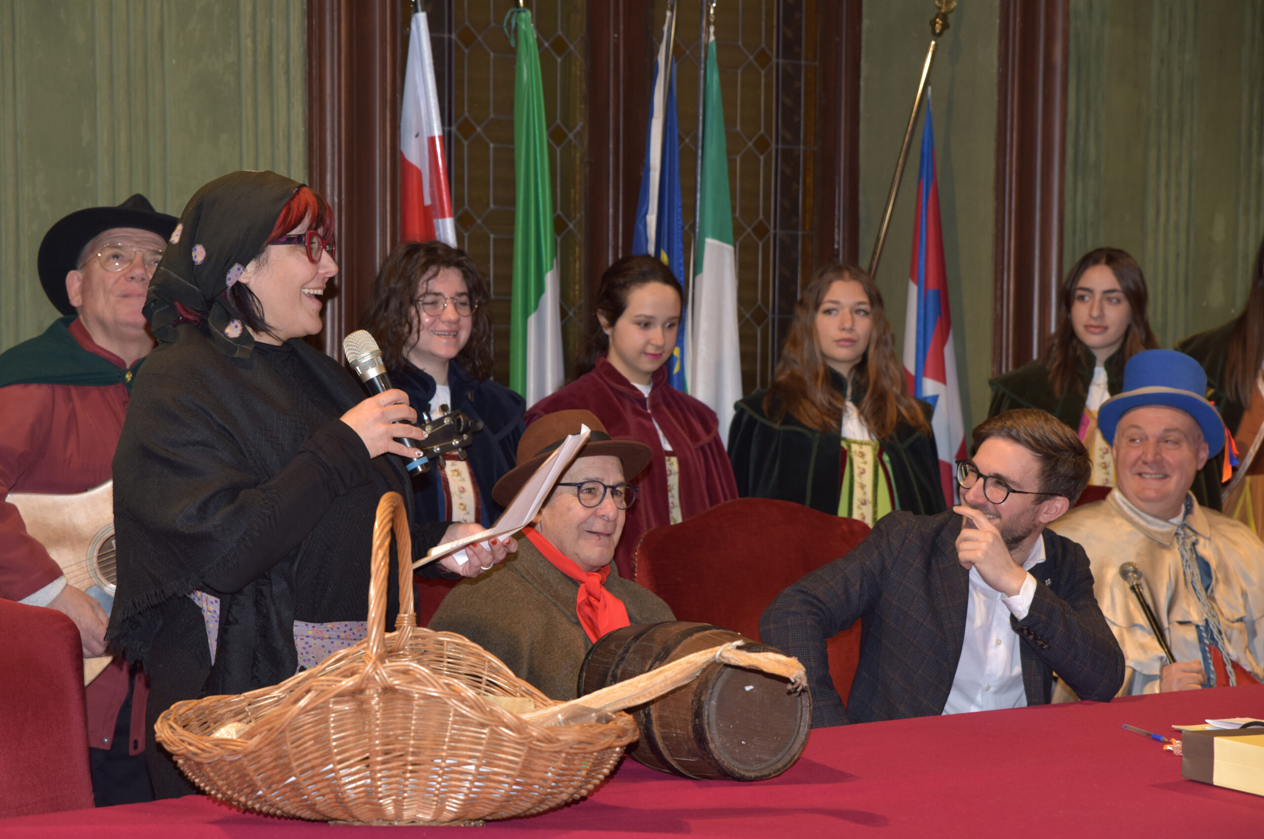 Le maschere della Famija Albeisa al sindaco: «Ma se a Vance interessa la Groenlandia, abbiamo paura per il San Domenico» <p data-wpview-marker=