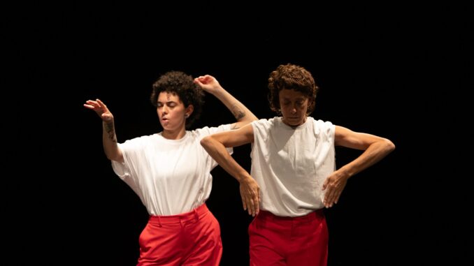 Monumentum DA, la danza che diventa lingua: a Spazio Kor il corpo come memoria viva