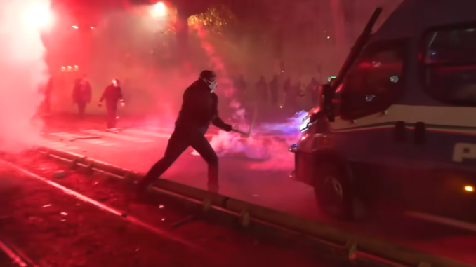 Dopo i fatti di Torino, anche il sindaco di Alba condanna la violenza