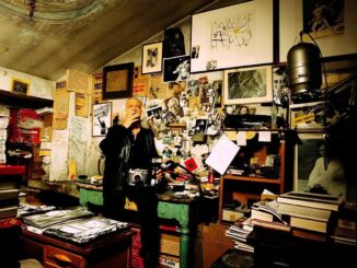 Alla mostra del Gruppo fotografico albese Guido Harari presenta il libro dedicato a Giacomelli 1