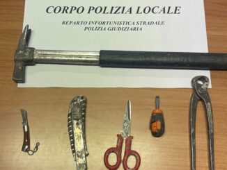 A Bra la Polizia locale denuncia un uomo per possesso di utensili atti ad offendere
