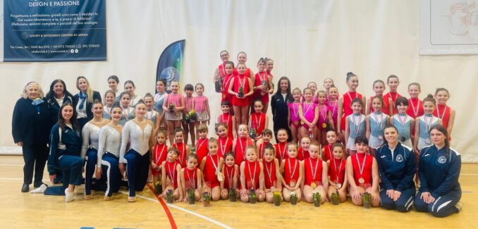 Bra capitale della Ginnastica estetica: 41 squadre da tutta Italia, trionfa la Ginnastica Alba con le senior d’oro 1