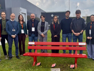 Una panchina rossa all’ITT di Barge contro la violenza