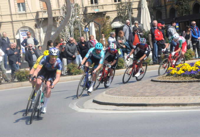 Il francese Laurance conquista la Barbaresco-Barolo davanti a Schmid e Ulissi 2