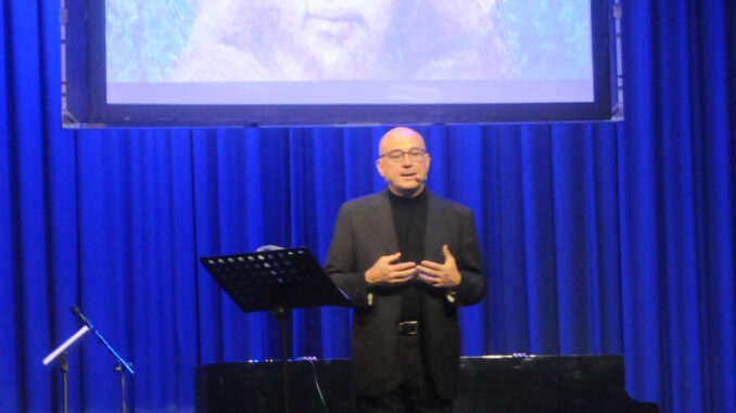 Il Francesco di Cazzullo e Branduardi incanta Alba [foto e video] 6