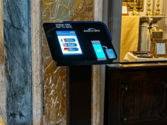 La solidariet&agrave; diventa smart: nel santuario di Bra arrivano i totem per le offerte digitali