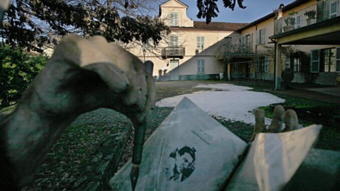 Santo Stefano Belbo acquista la casa di Pavese