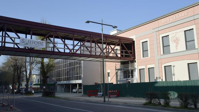 La passerella della cantina Pio Cesare è quasi pronta