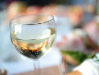 Vino venduto nei supermercati: in Piemonte il più scelto è il Prosecco