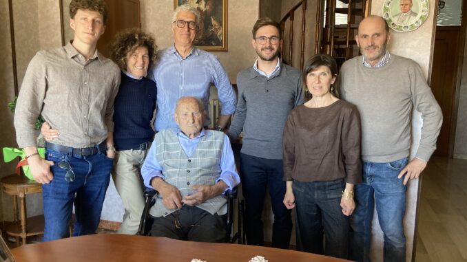 Alba: cento anni per Giovanni Milano, festeggiato dall'amministrazione