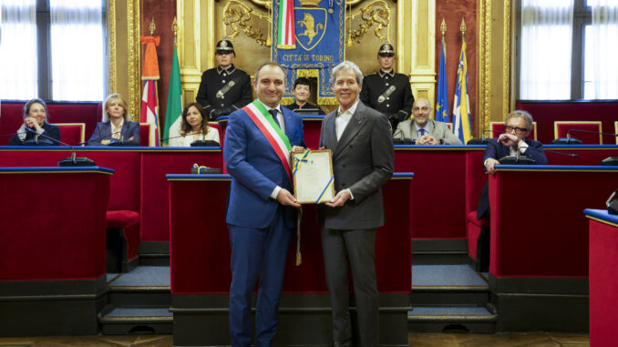 Torino: Baglioni omaggiato a Palazzo Civico