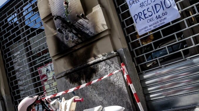 Torino: vandalizzata lapide partigiana, Gribaudo attacca