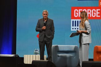 George Clooney a Cuneo: «Ragazzi, difendete la verità, aiutate i più deboli e non vivete nel rimpianto» 5