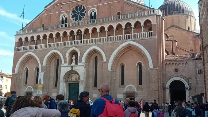 Sulle orme del santo: il viaggio della parrocchia di Boschetto e Madonna del Pilone 2