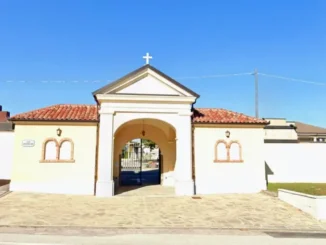 Torna al cimitero di Cherasco per prendere il rame dalle tombe, bloccato dai Carabinieri