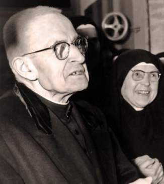 Corso Enotria / Palazzo storico troppo alto per essere venduto 1