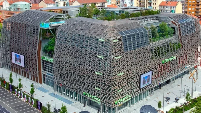 Green pea, addio ai negozi nell'eco sogno di Farinetti a Torino