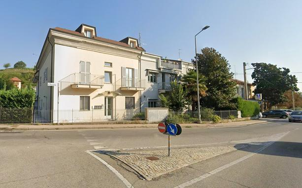 Corso Enotria / Palazzo storico troppo alto per essere venduto