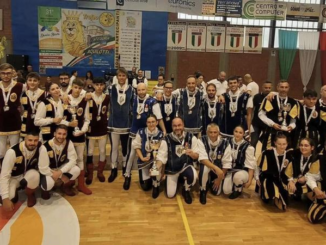 Sbandieratori / Topino tra i presidenti Lis