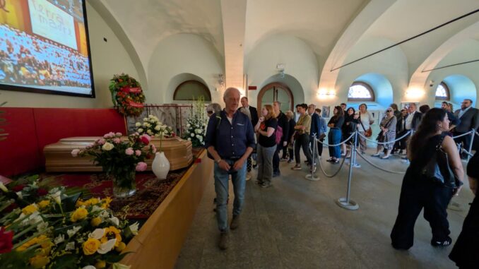 Bra: l&rsquo;ultimo saluto a Carlo Petrini a Pollenzo