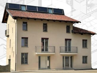 Giuseppe Stralla illustra a Belvedere la casa ecologica