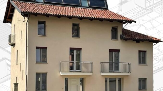 Giuseppe Stralla illustra a Belvedere la casa ecologica