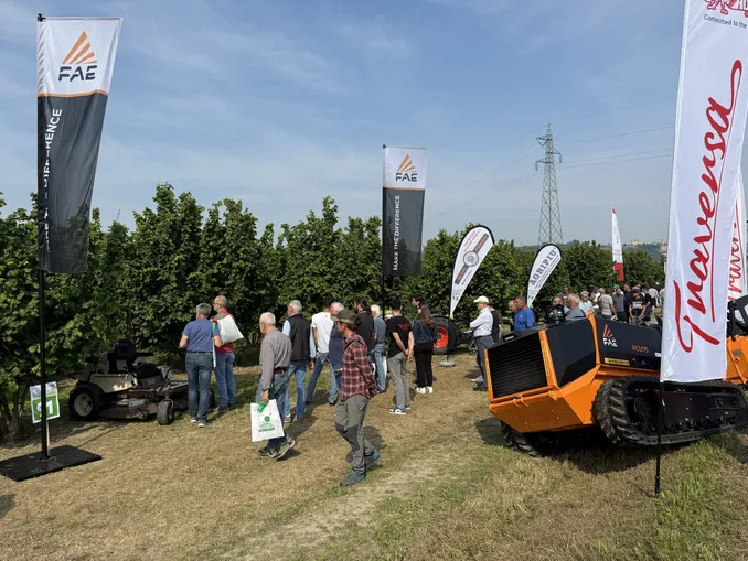 Oggi oltre 2.500 persone hanno assistito alle dimostrazioni pratiche sul nocciolo