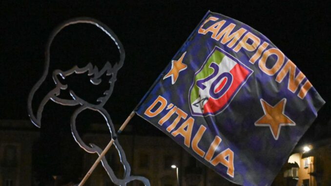 Scudetto all'Inter: anche ad Alba i tifosi sono scesi in piazza [foto e video] 7