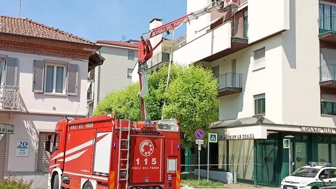 Fiamme in un appartamento di Alba, i Vigili del fuoco intervengono in corso Langhe 1