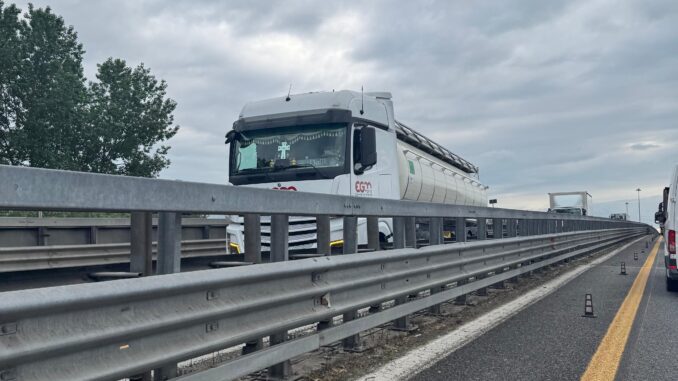Tangenziale di Alba nel caos: traffico bloccato verso Asti