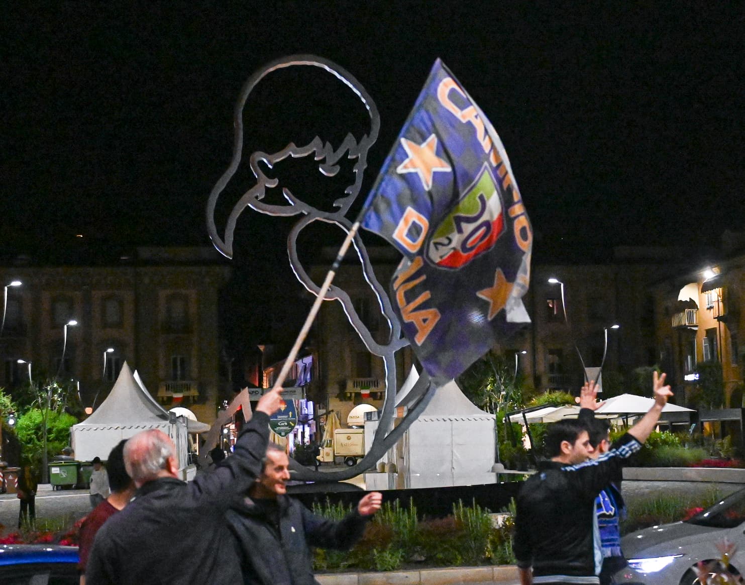 Scudetto all'Inter: anche ad Alba i tifosi sono scesi in piazza [foto e video] 6