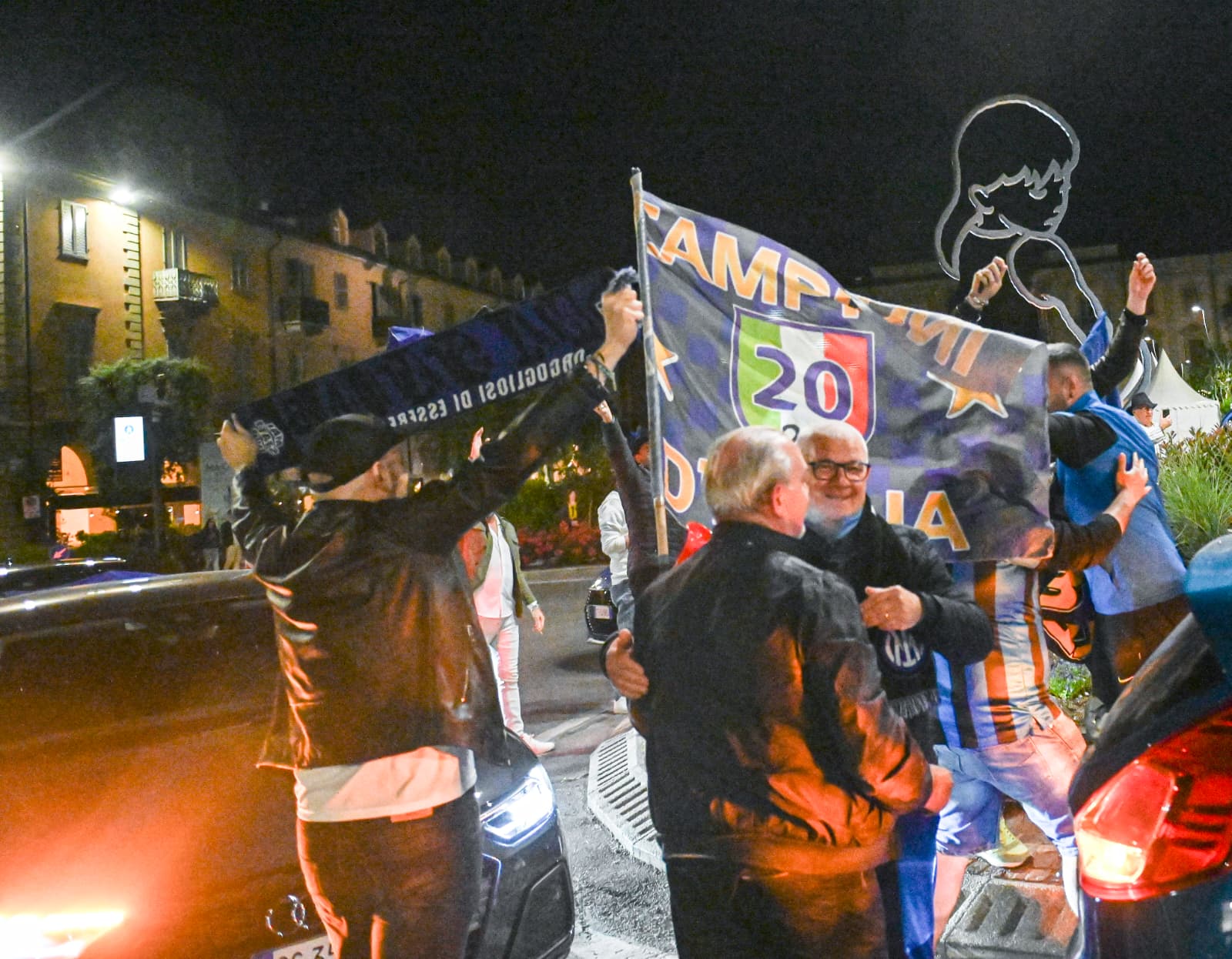 Scudetto all'Inter: anche ad Alba i tifosi sono scesi in piazza [foto e video] 9