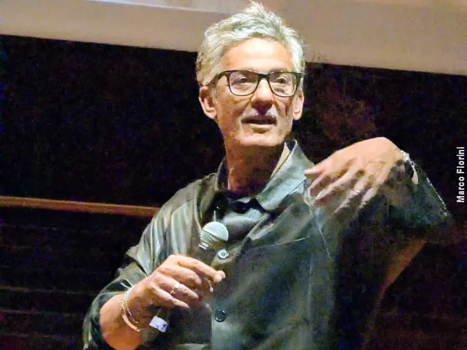 Salone del libro: appalusi e risate per Fiorello e Aldo Grasso tra nostalgia della grande Tv e gag con la traduttrice Lis 2
