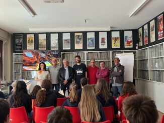 Gli studenti dell'Alba international school riscoprono il vinile con l'associazione Alec