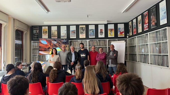 Gli studenti dell'Alba international school riscoprono il vinile con l'associazione Alec
