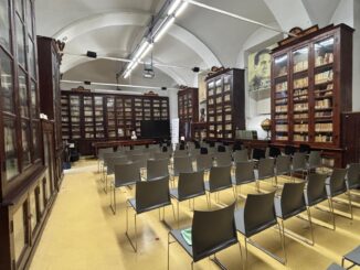 Tra microscopi e libri antichi: i tesori custoditi al liceo classico Govone di Alba 10